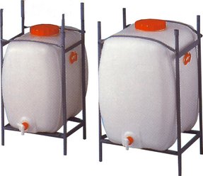 Stacking rack for 500L beverage barrels