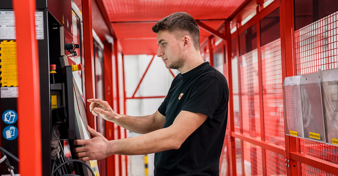 Jobstory Produktion Steuerung Spritzgussmaschine