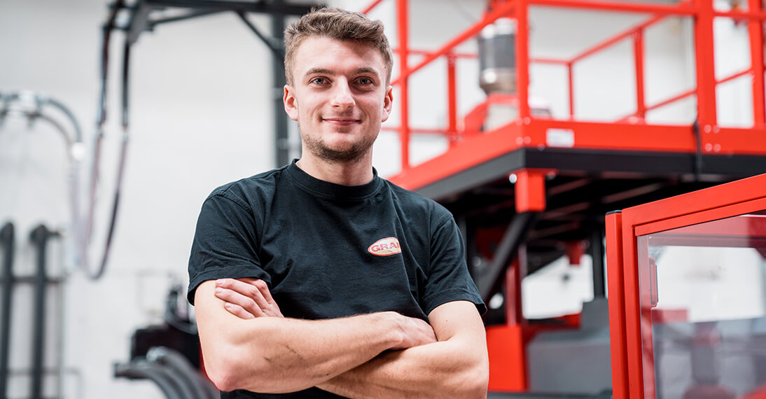 Jobstory Produktion Sven Leisten Spritzgussmaschine