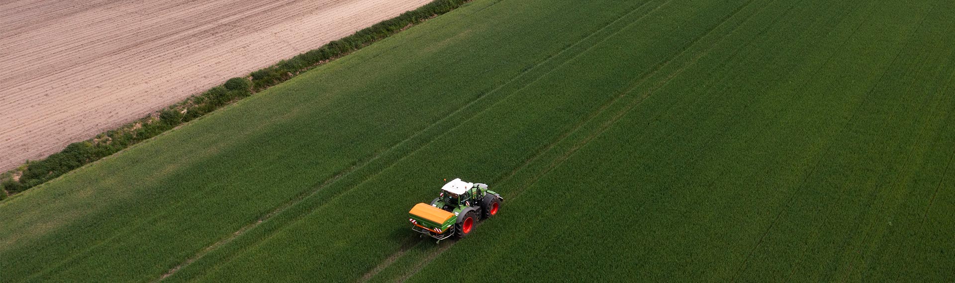 Wilken Traktor auf Feld